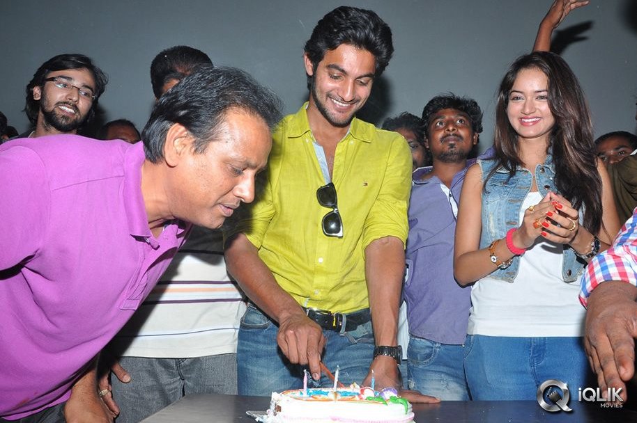 Pyaar-Mein-Padipoyane-Movie-Success-Tour